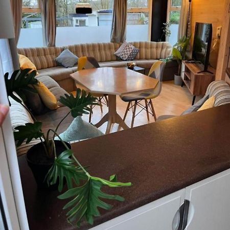 Bungalow Willerby Maasmechelen Esterno foto